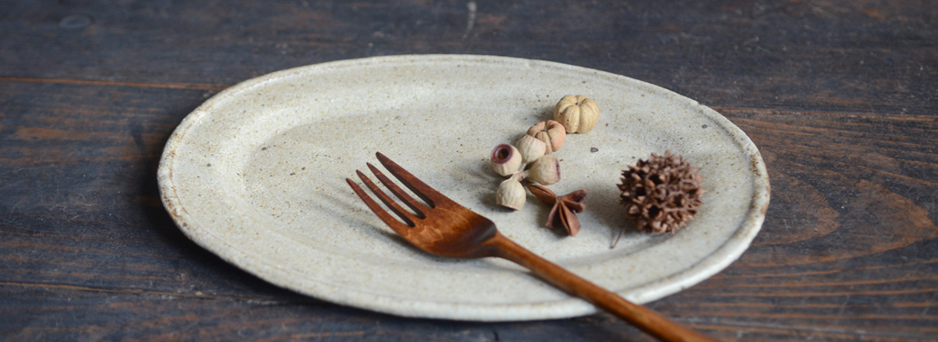 及川静香　粉引楕円皿　小