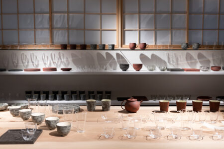 明日から始まる「岡崎慧佑・小林裕之・希 二人展」の作品が並びました