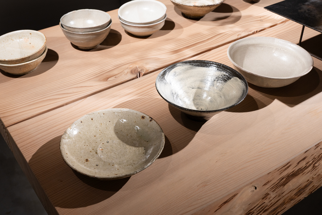 尾形アツシ展」の設えが整いました - 百福